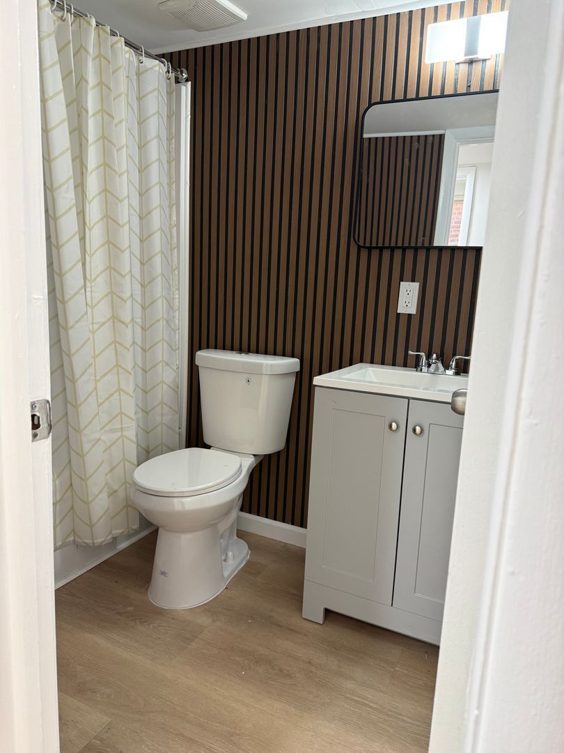 17927 Lakeshore Blvd unit 102 – photo 4