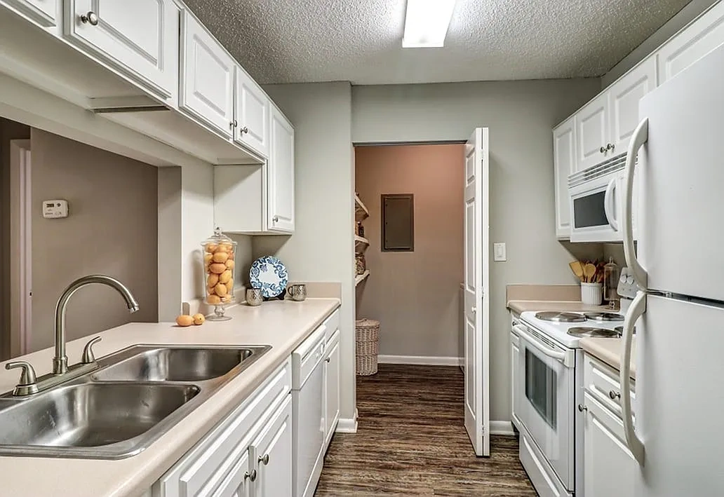 Woodhill Apartments – photo 4