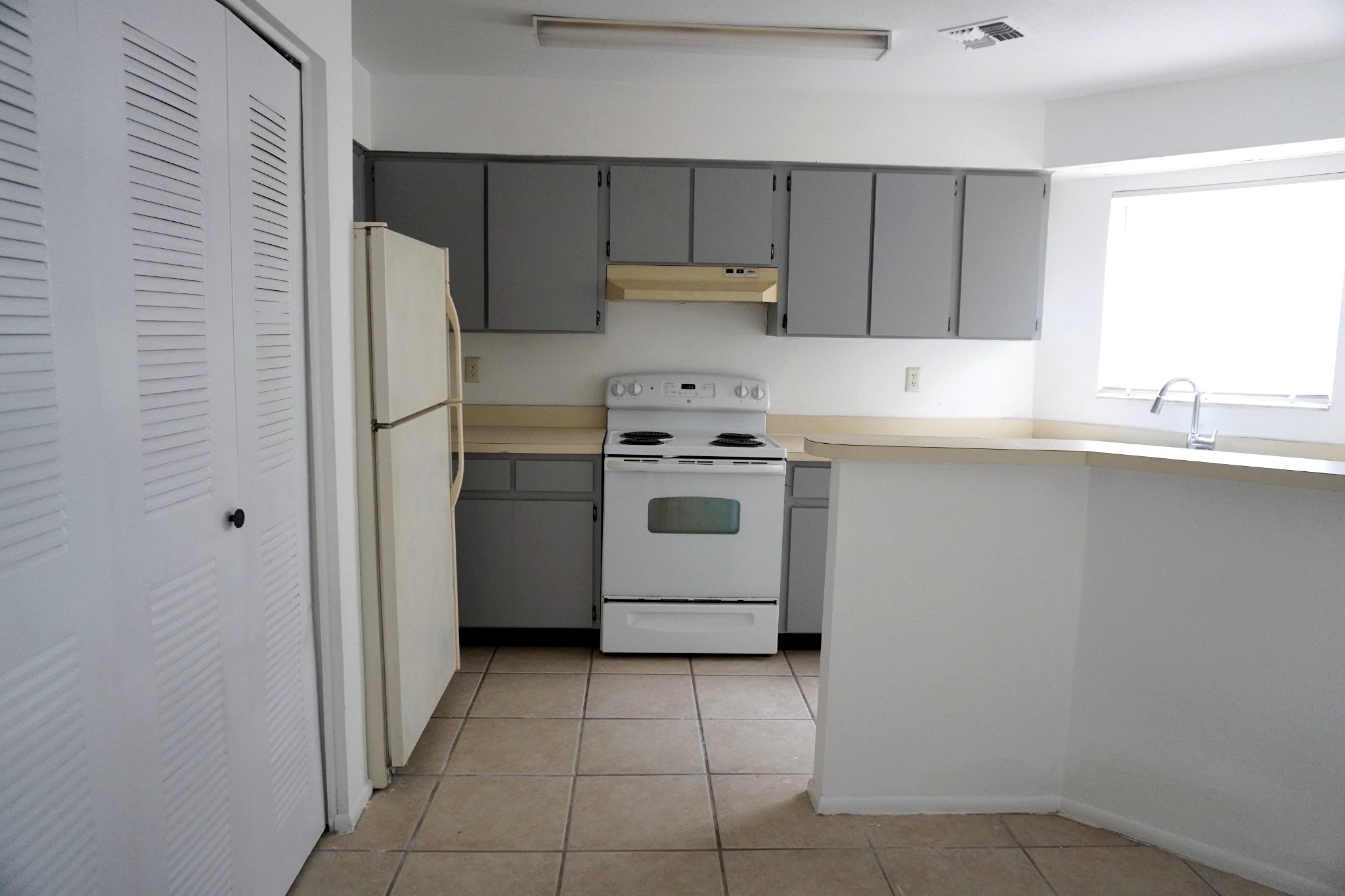 3640 Meriden Ave unit 3 – photo 4