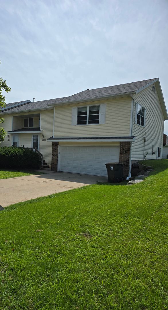 1627 Rustic Dr unit 1629 – photo 1