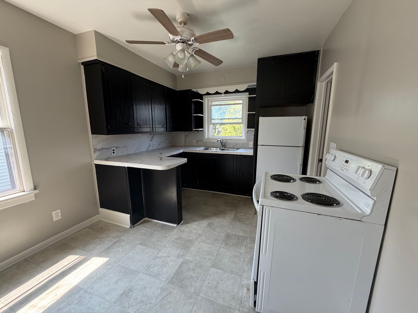 2325 N Erie St unit Upper – photo 4