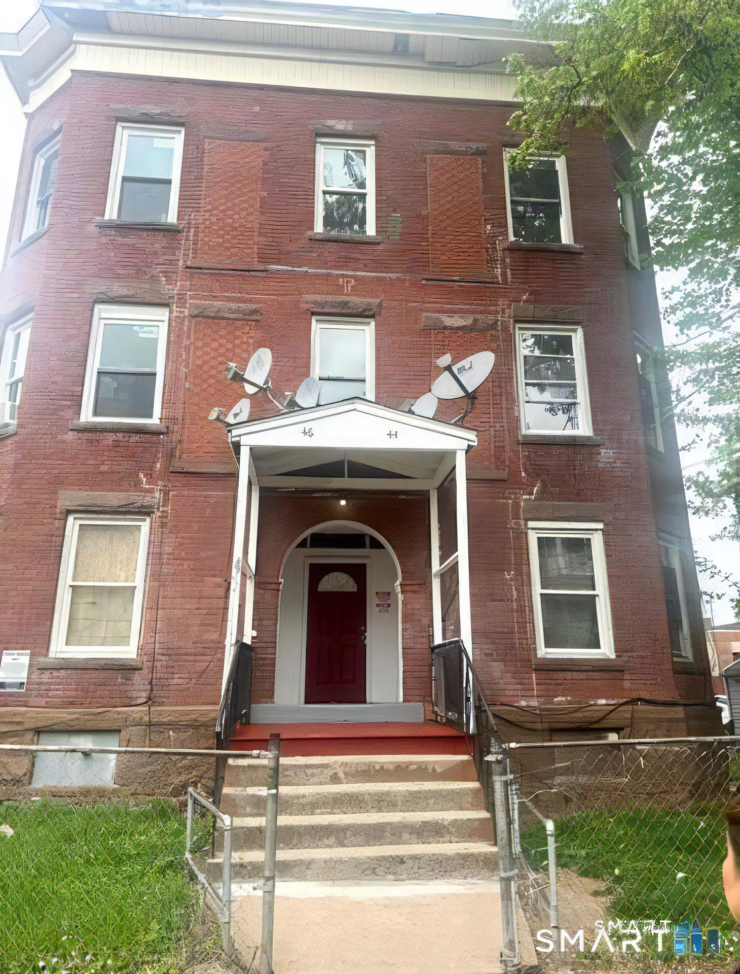 46 Bond St unit #3 – photo 1