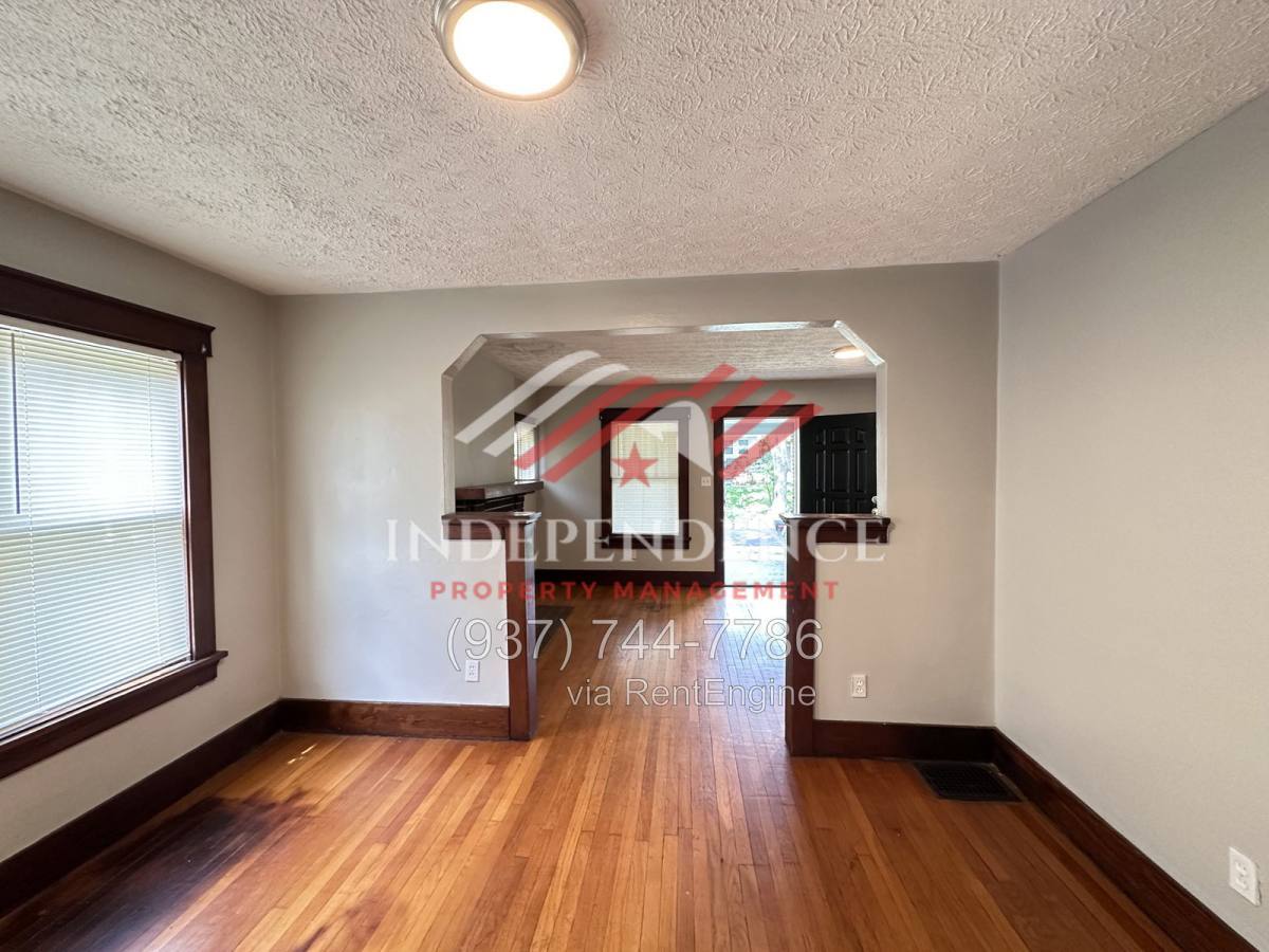 2720 Dwight Ave – photo 5