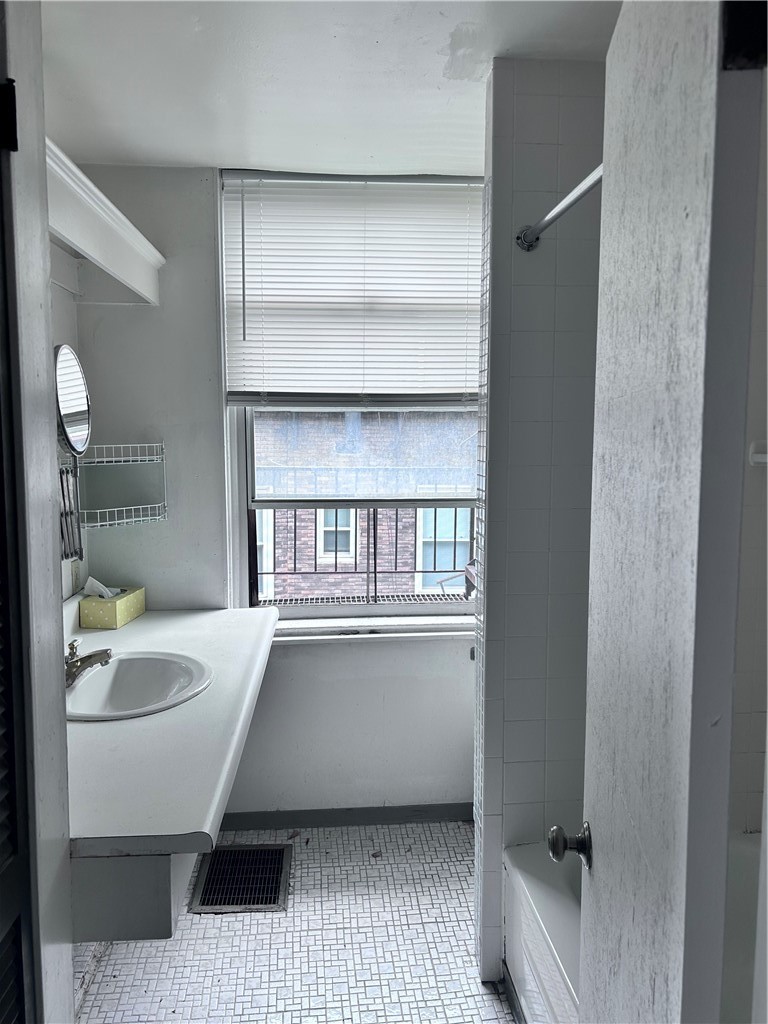 5807 Bartlett St unit 3 – photo 5