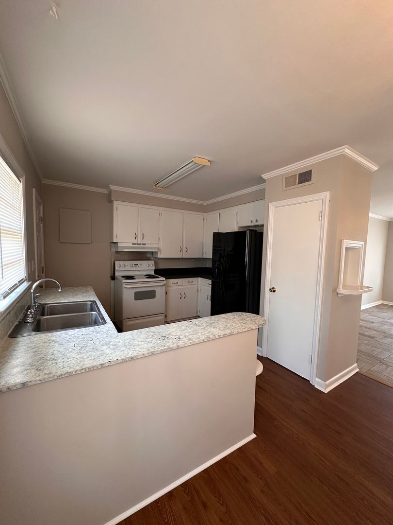 904 Vann St – photo 5