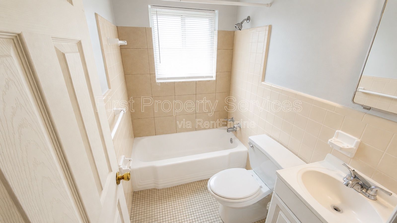 400 N Clark Blvd unit 1 – photo 5