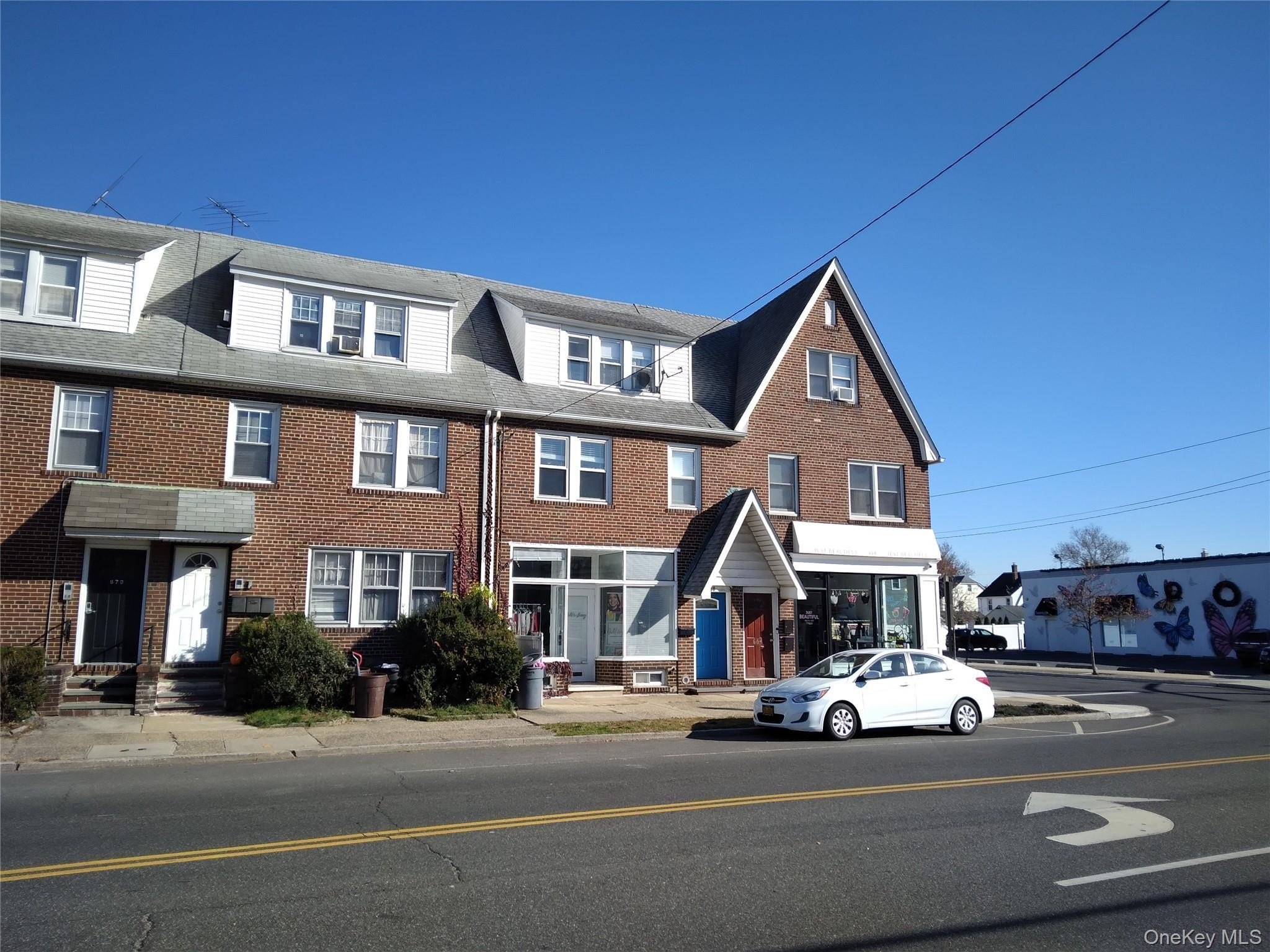 666 Willis Ave – photo 1