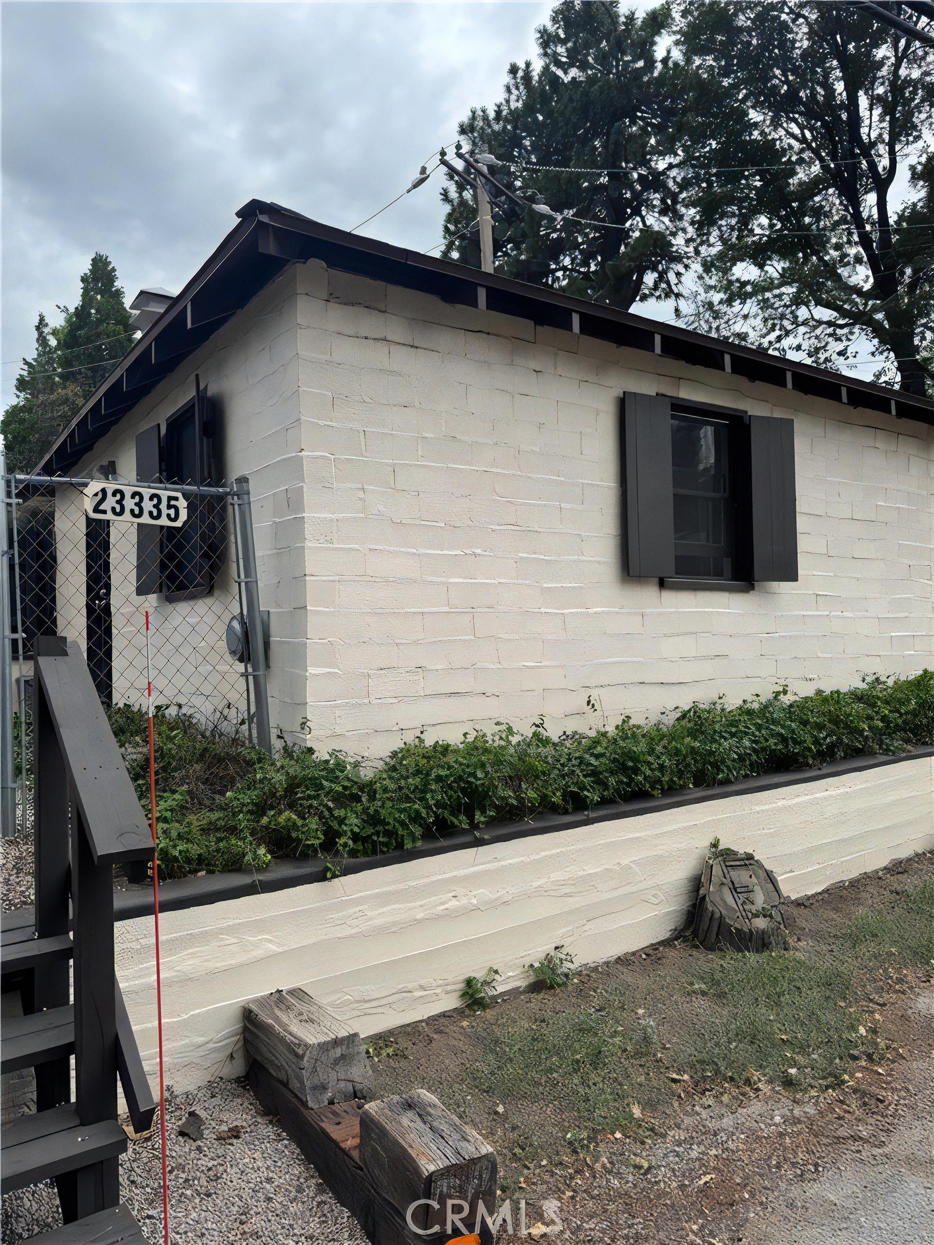 23335 Crestline Rd – photo 4