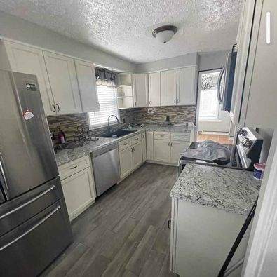 527 W Liberty St – photo 2