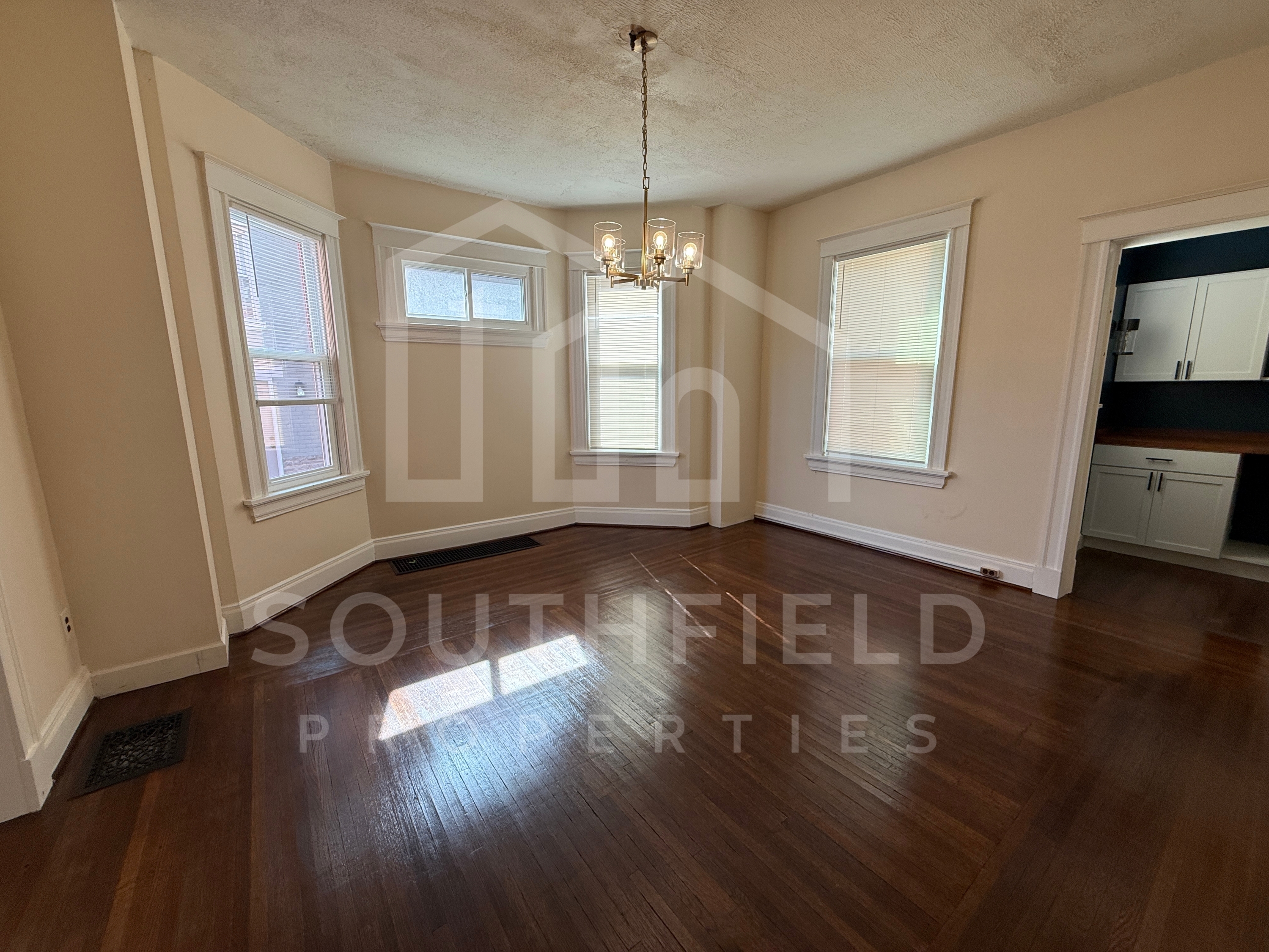 1537 Ruth Ave – photo 3
