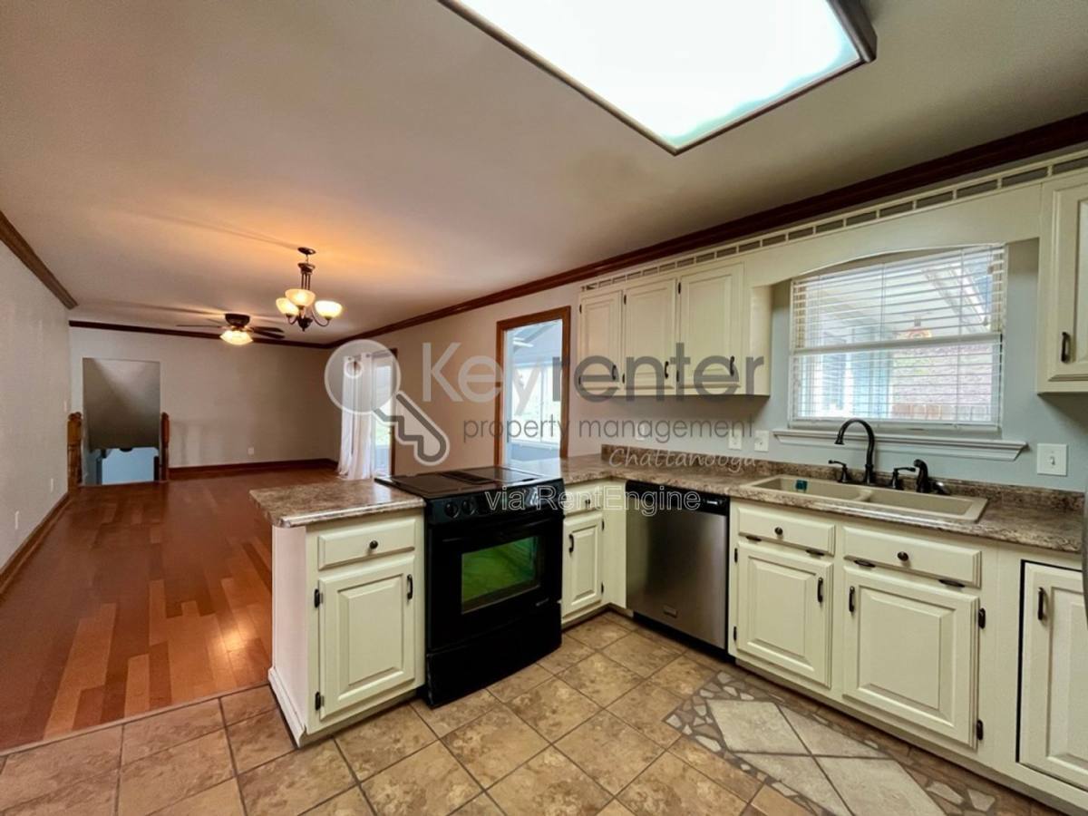 4704 Privateer Rd – photo 3