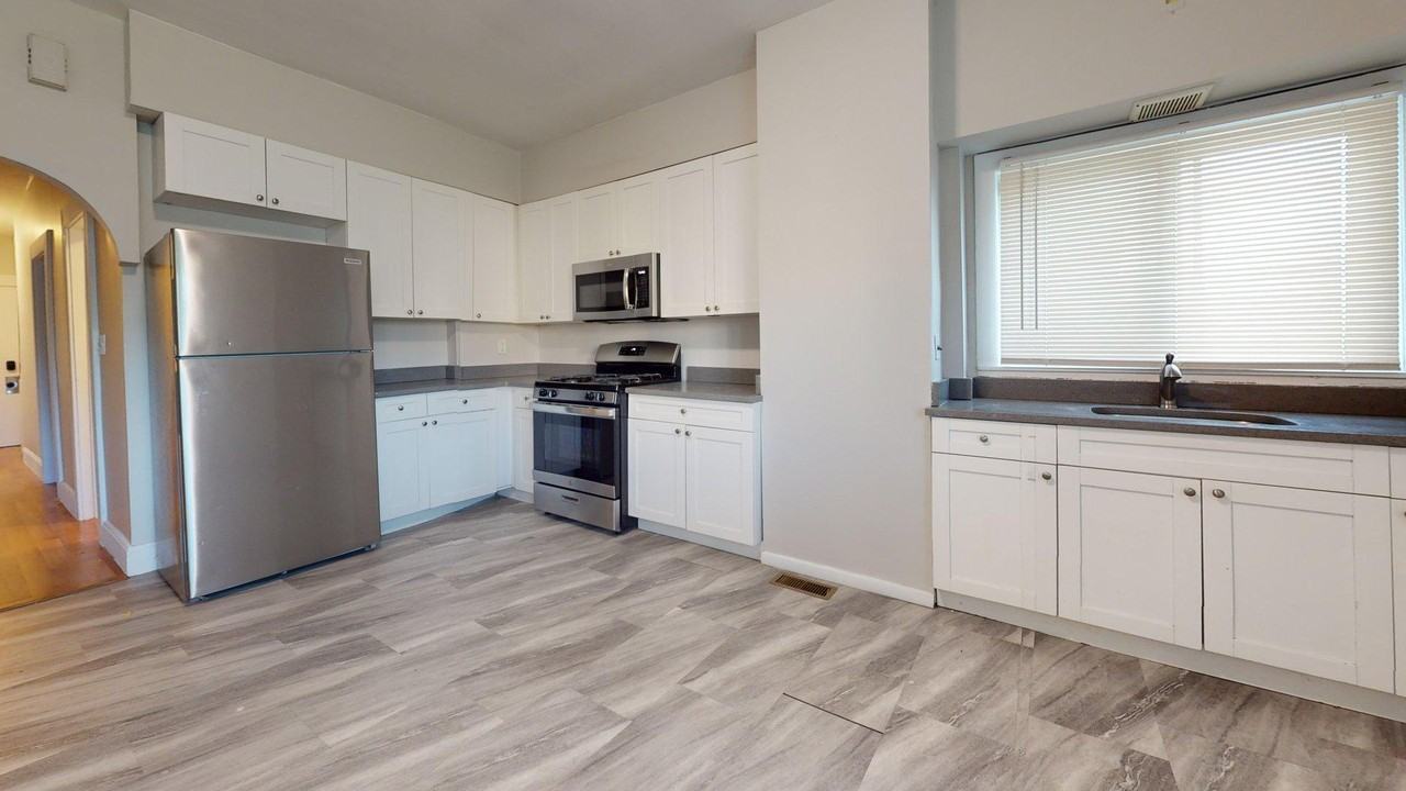 677 Bennington St unit 1 – photo 3