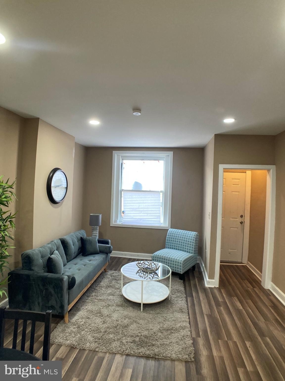 207 E Cambria St – photo 2