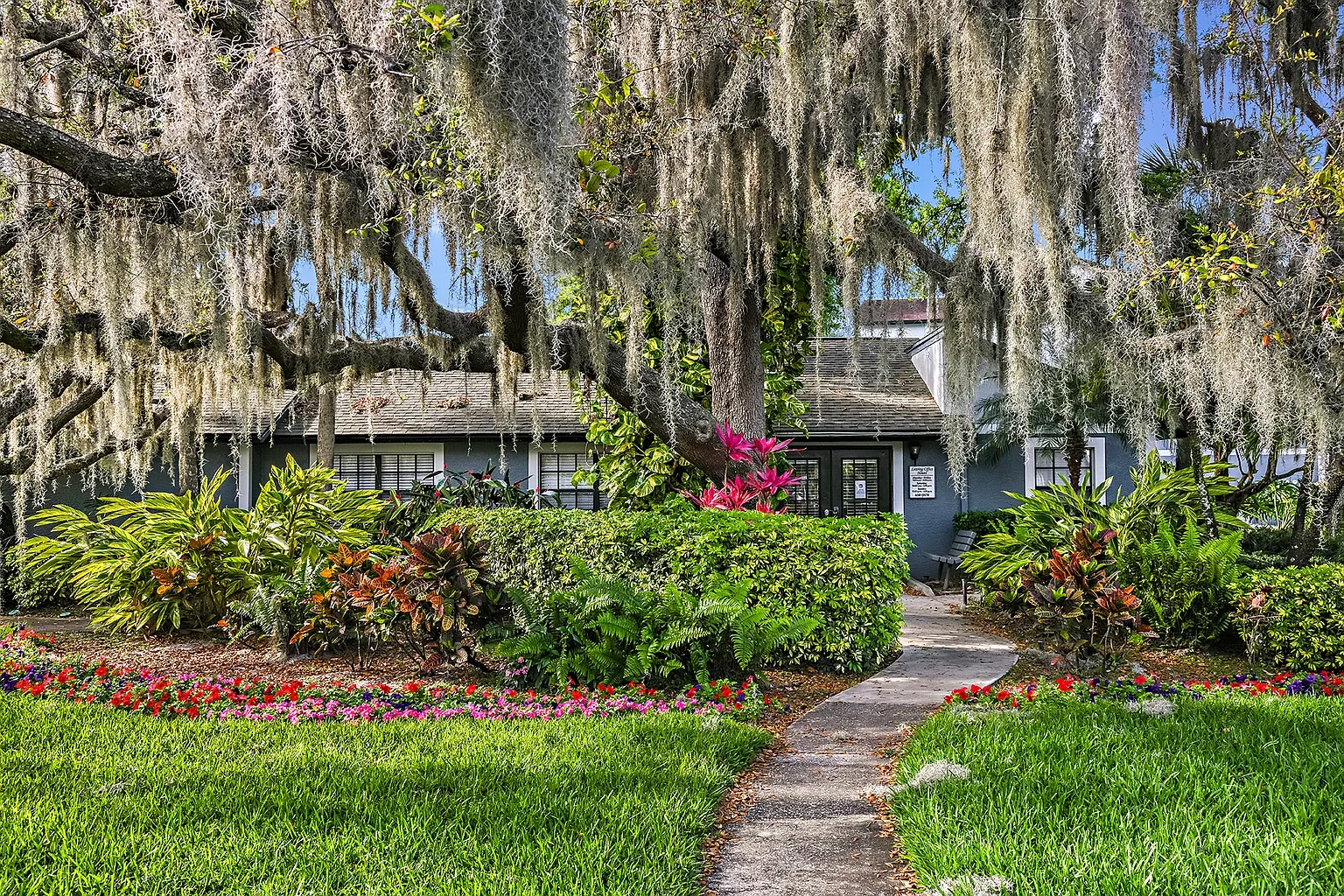 Brookside Manor Apartments – photo 3