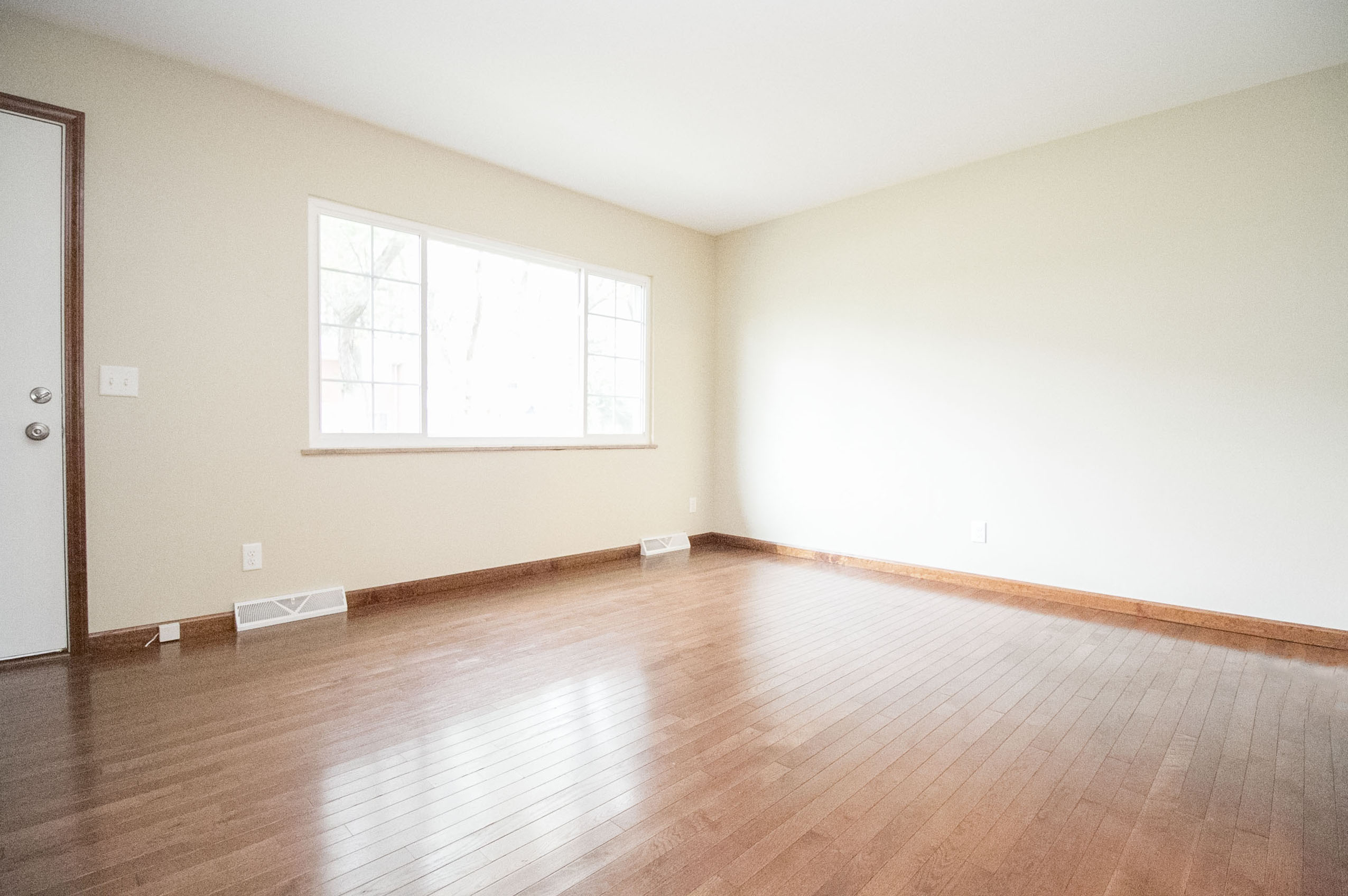 2731 Glendale Ave unit J – photo 2
