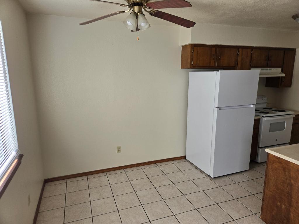 1937 Delwin St unit 3 – photo 2