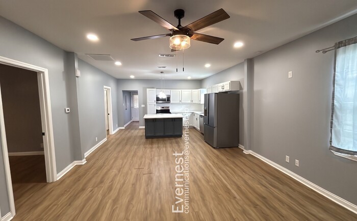 2311 Fairleigh St – photo 3