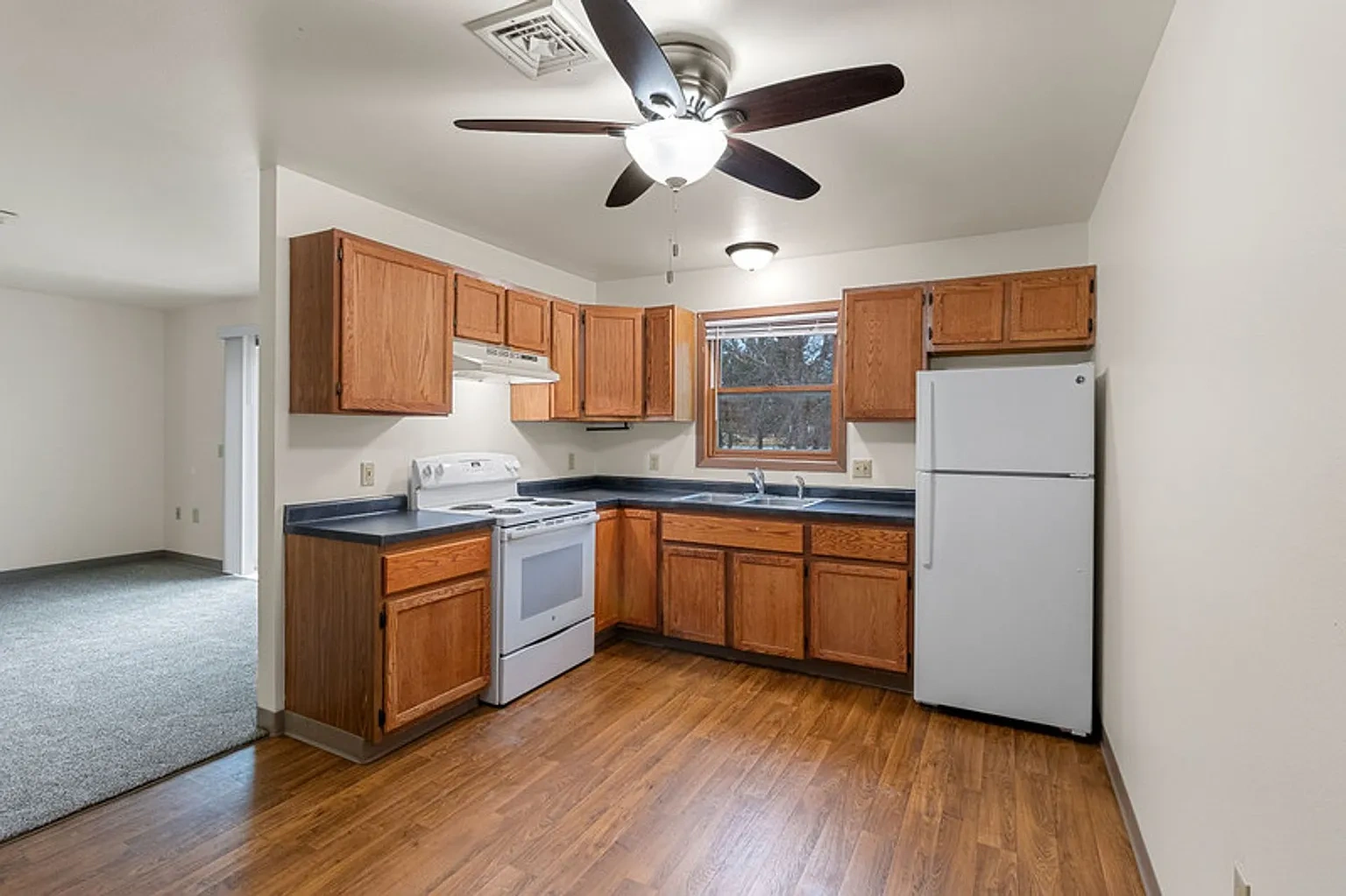 Hickory Drive and Pinecrest Apartments – photo 4