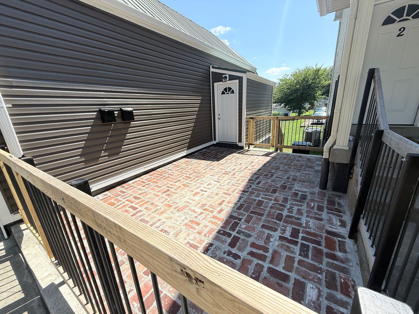 1227 Vincennes St – photo 3