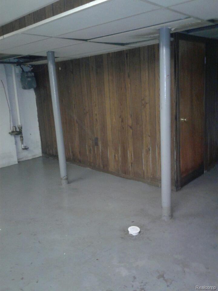 6147 Sheridan St – photo 2