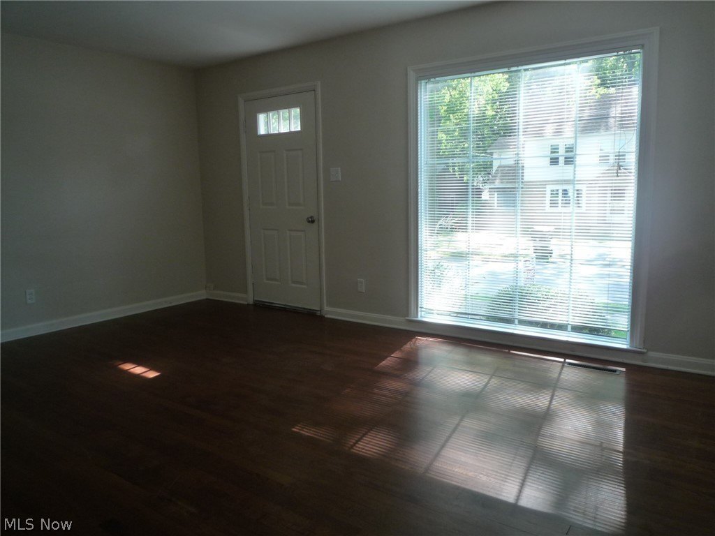 2827 Norwood St – photo 3