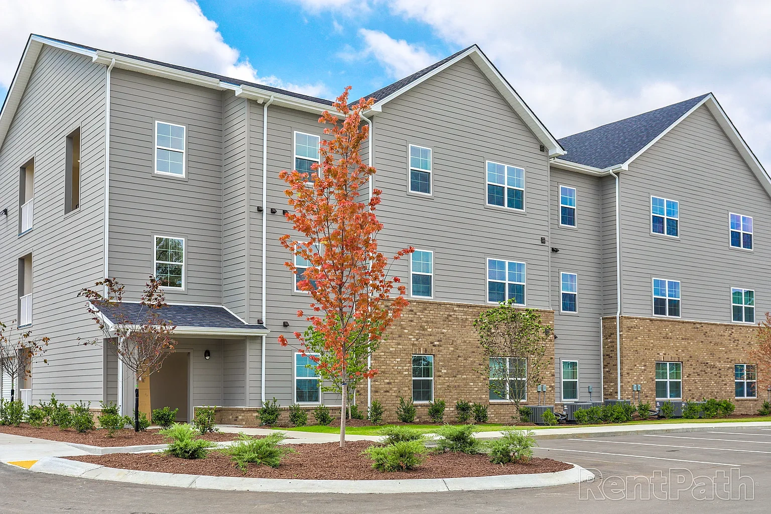 Hummingbird Hill Apartments – photo 3
