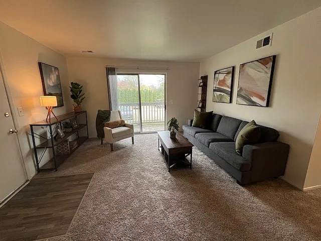 Lexington Manor Apartments – photo 3