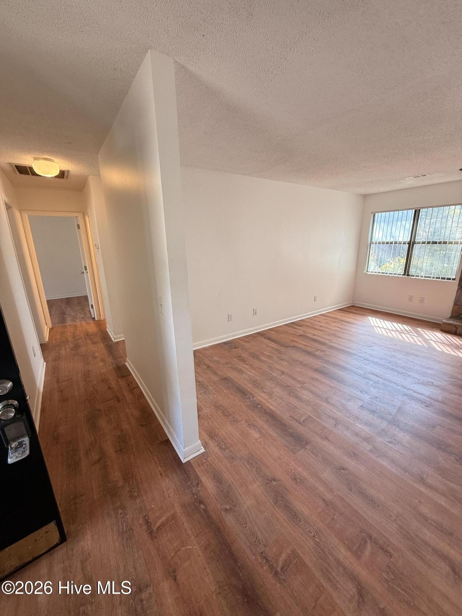 925 Hunting Ridge Rd – photo 4