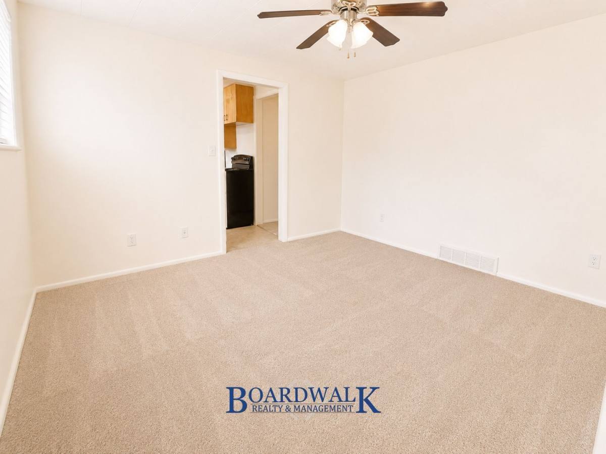 197 N Pinehurst Ave – photo 5