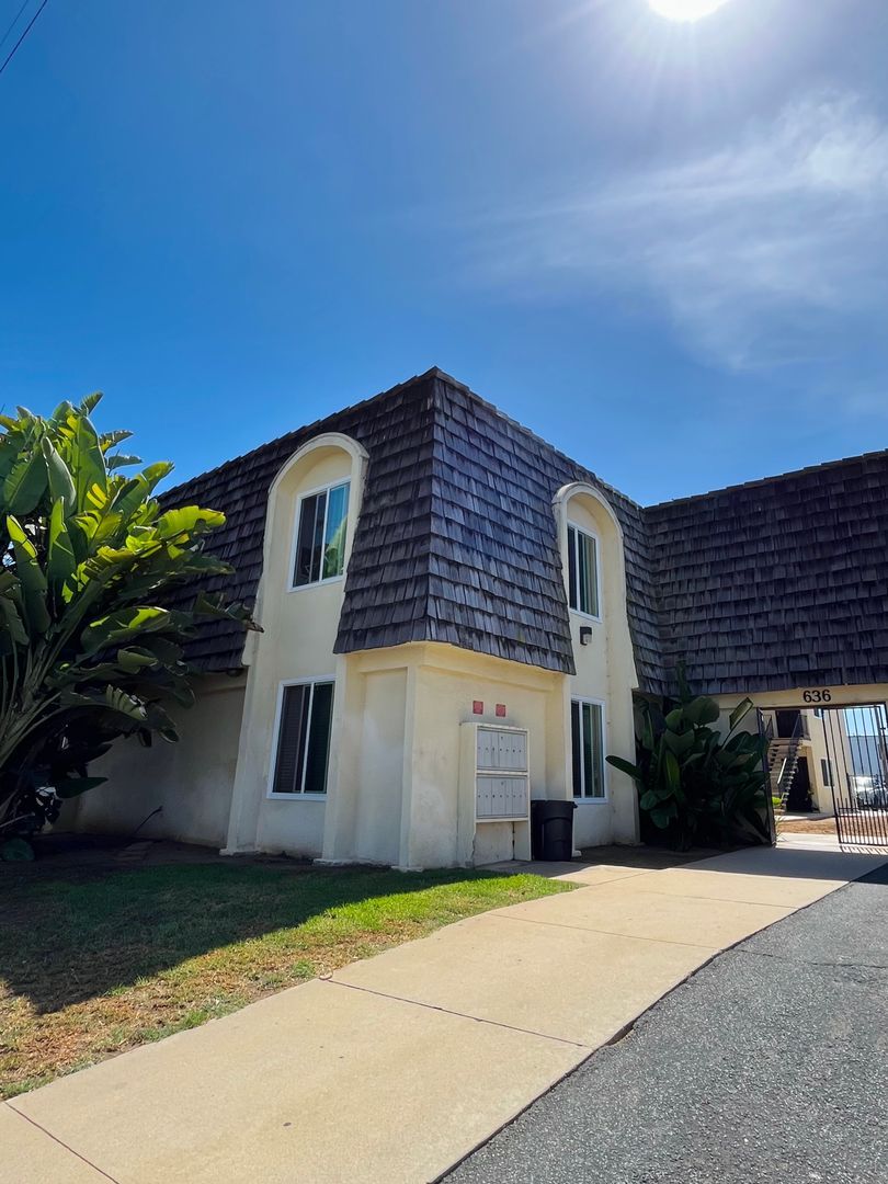636 11th St unit 8 – photo 1