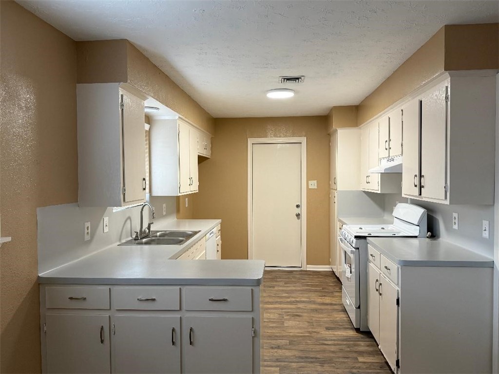 205 Santa Monica Dr – photo 4