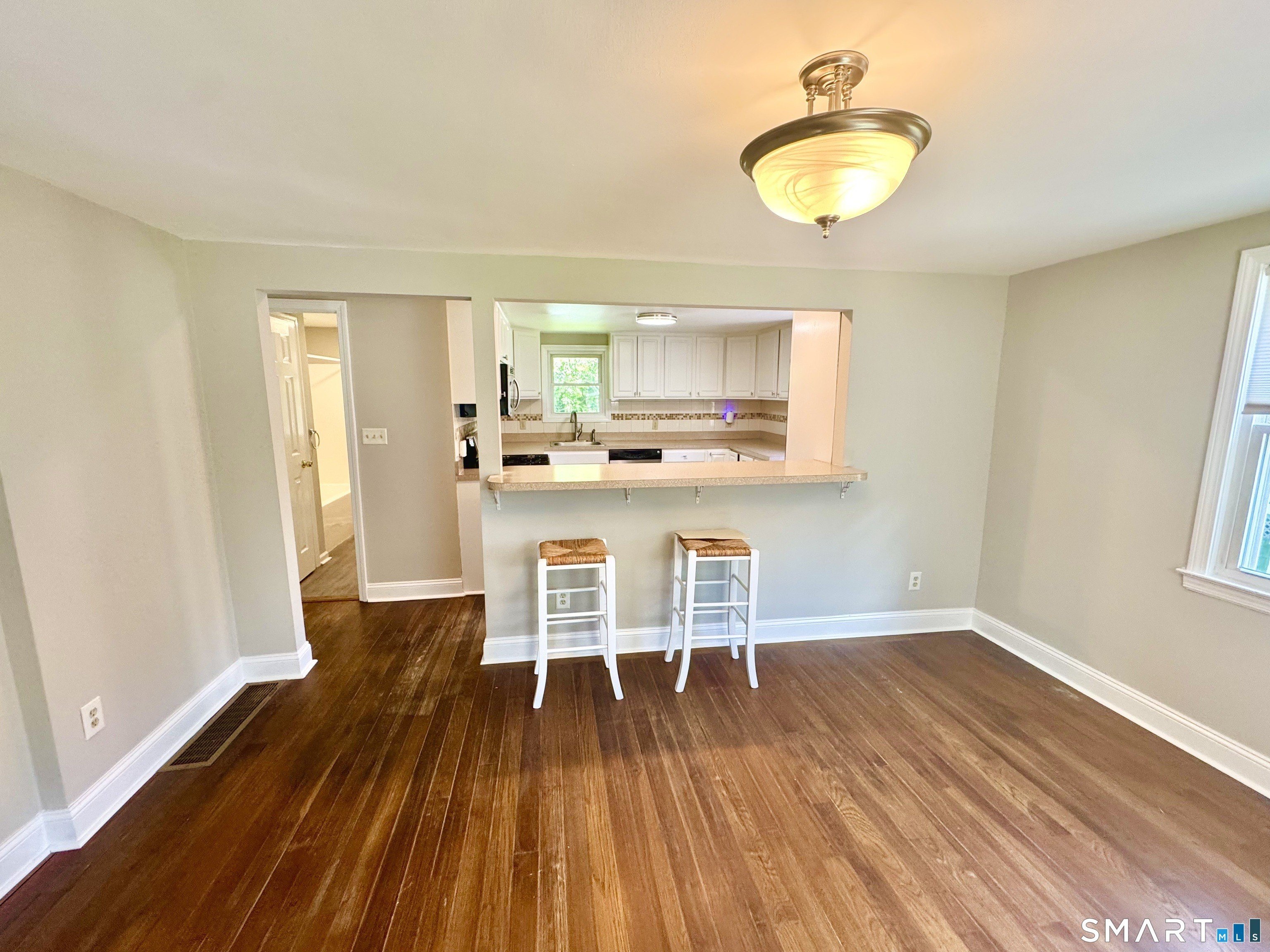 439 Quinn St – photo 5