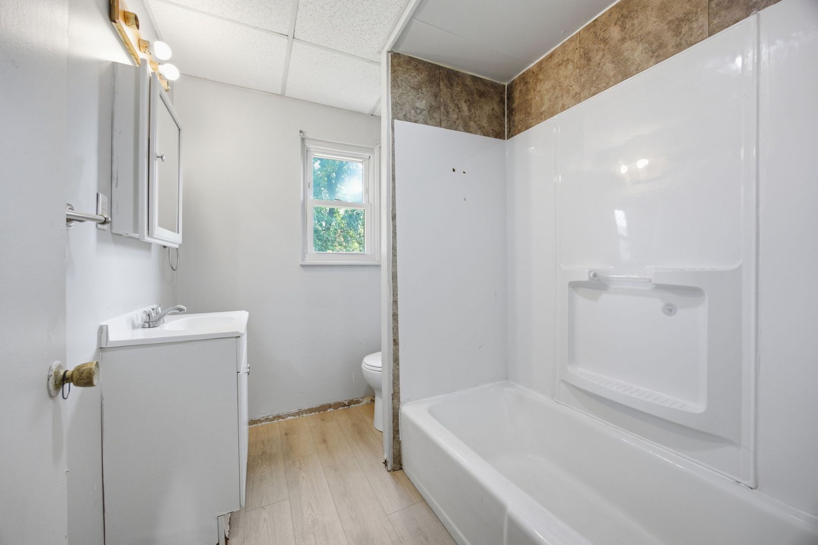 3032 Merwyn Ave unit Floor 2 – photo 4