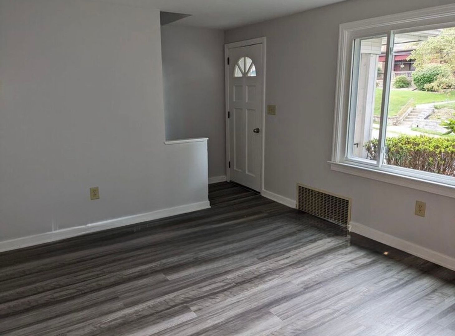 11-13 Station St unit Unit 11 – photo 2