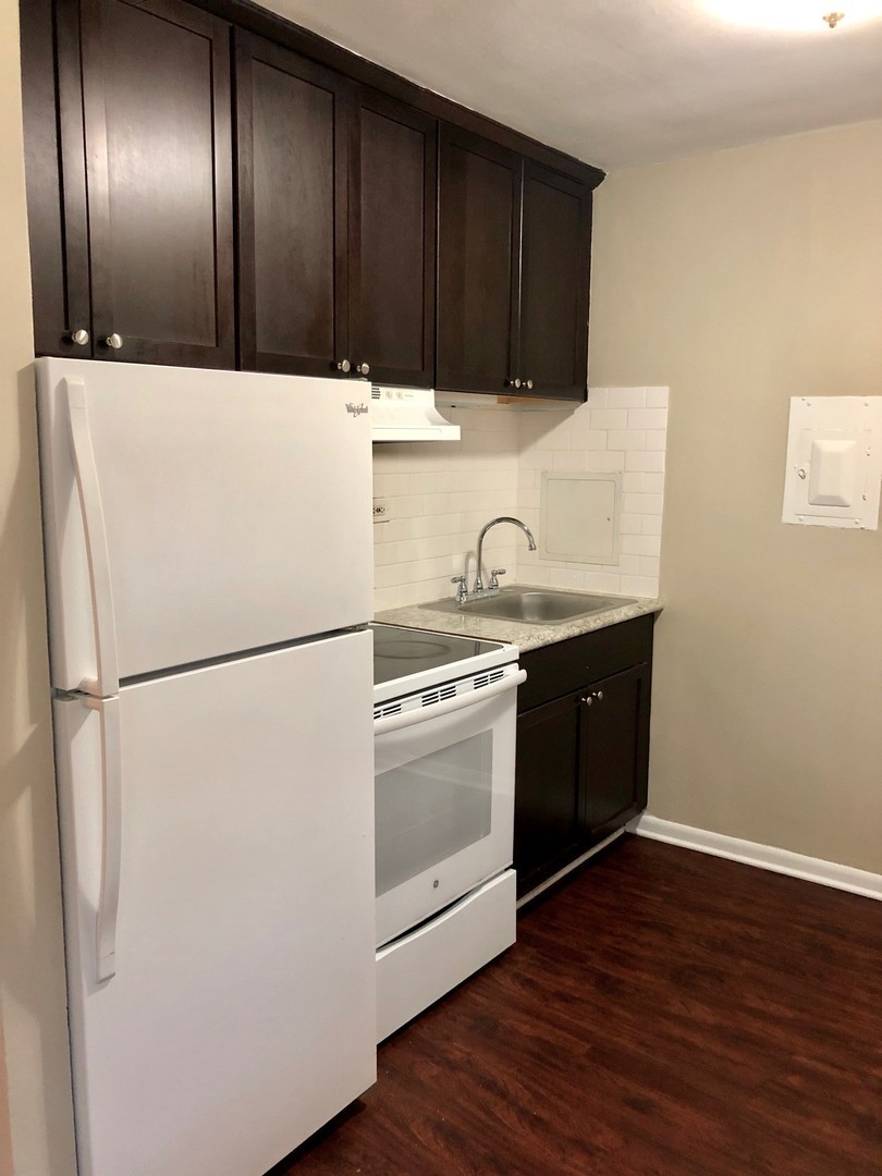 1620 Greenwood Rd unit 1622-A – photo 2