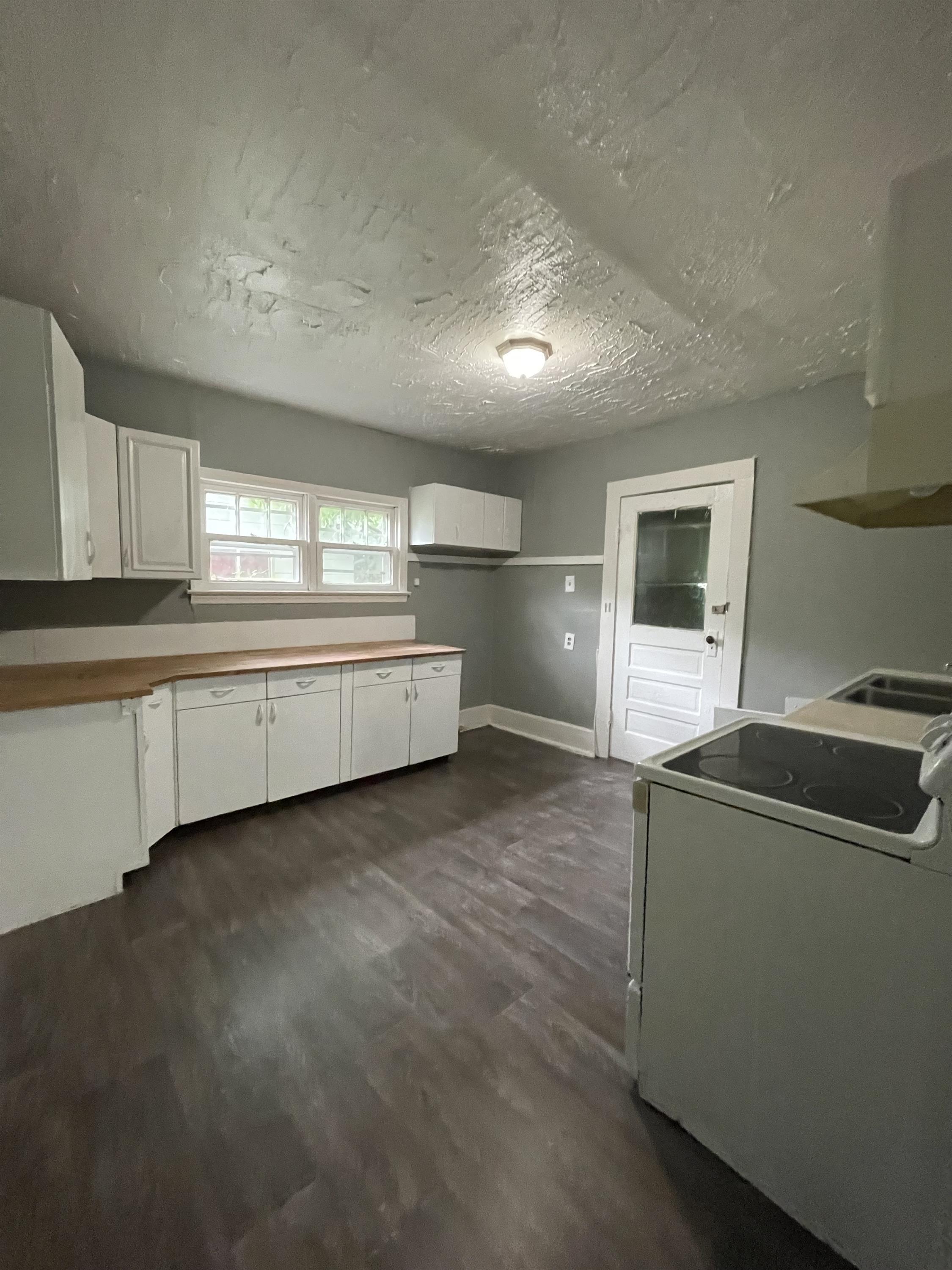 2702 Woodside St – photo 3