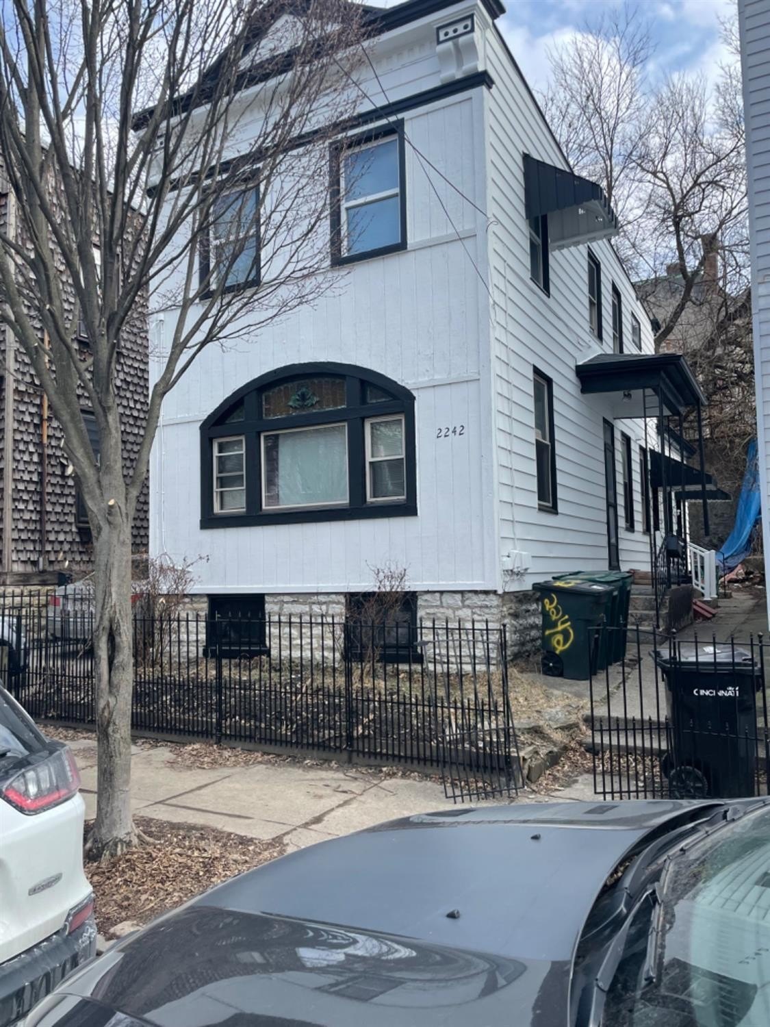 2242 Victor St – photo 1