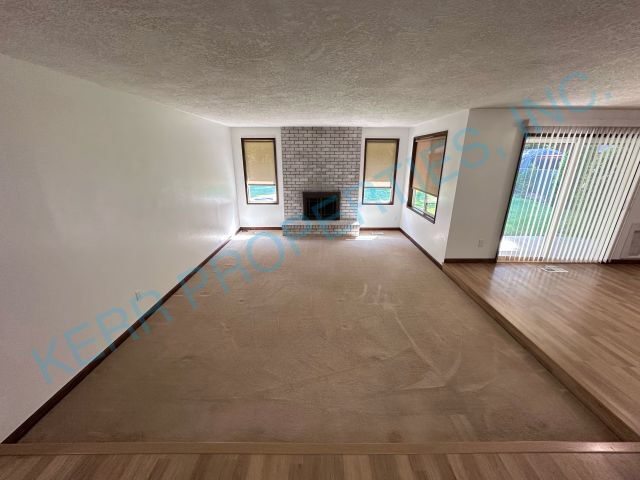18660 Roundtree Dr – photo 2