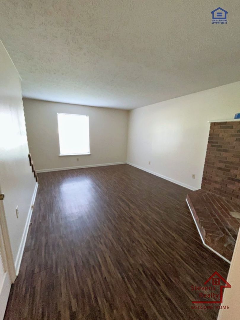 101 Bybee Dr – photo 3