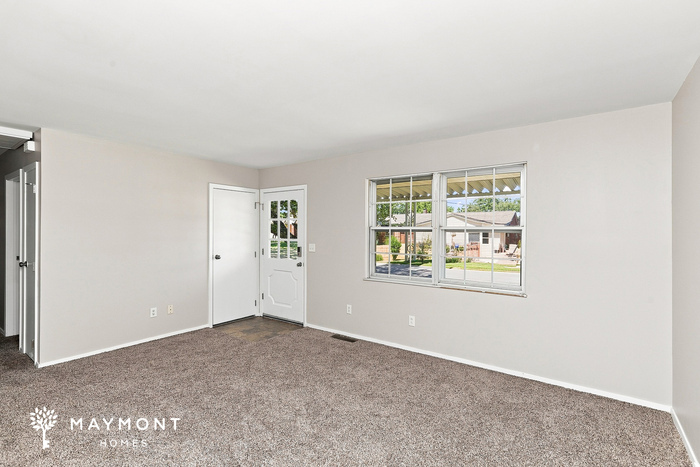 1905 Bluehill Dr – photo 3