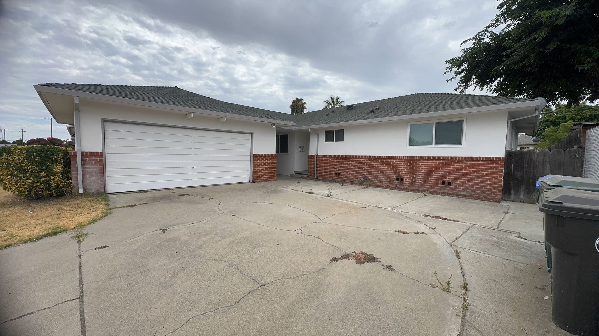 418 W Lupton St – photo 2