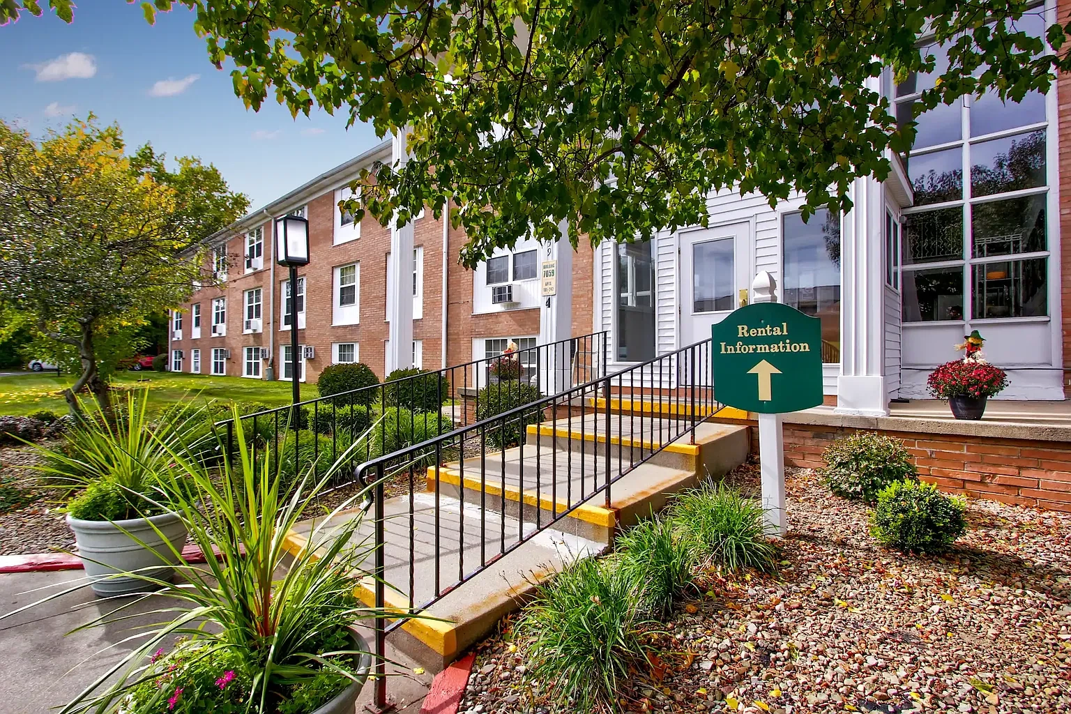 Boulevard Club Apartments – photo 4