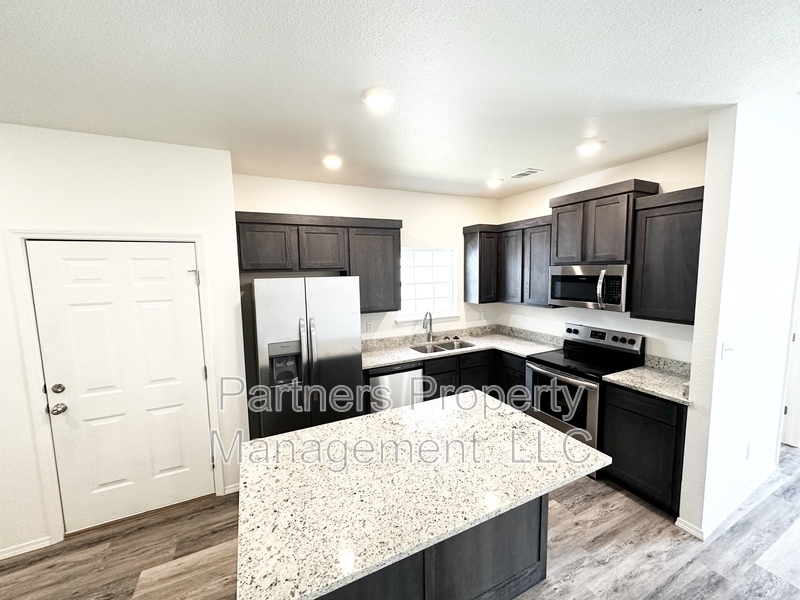 779 S Rupple Rd unit 1 – photo 2