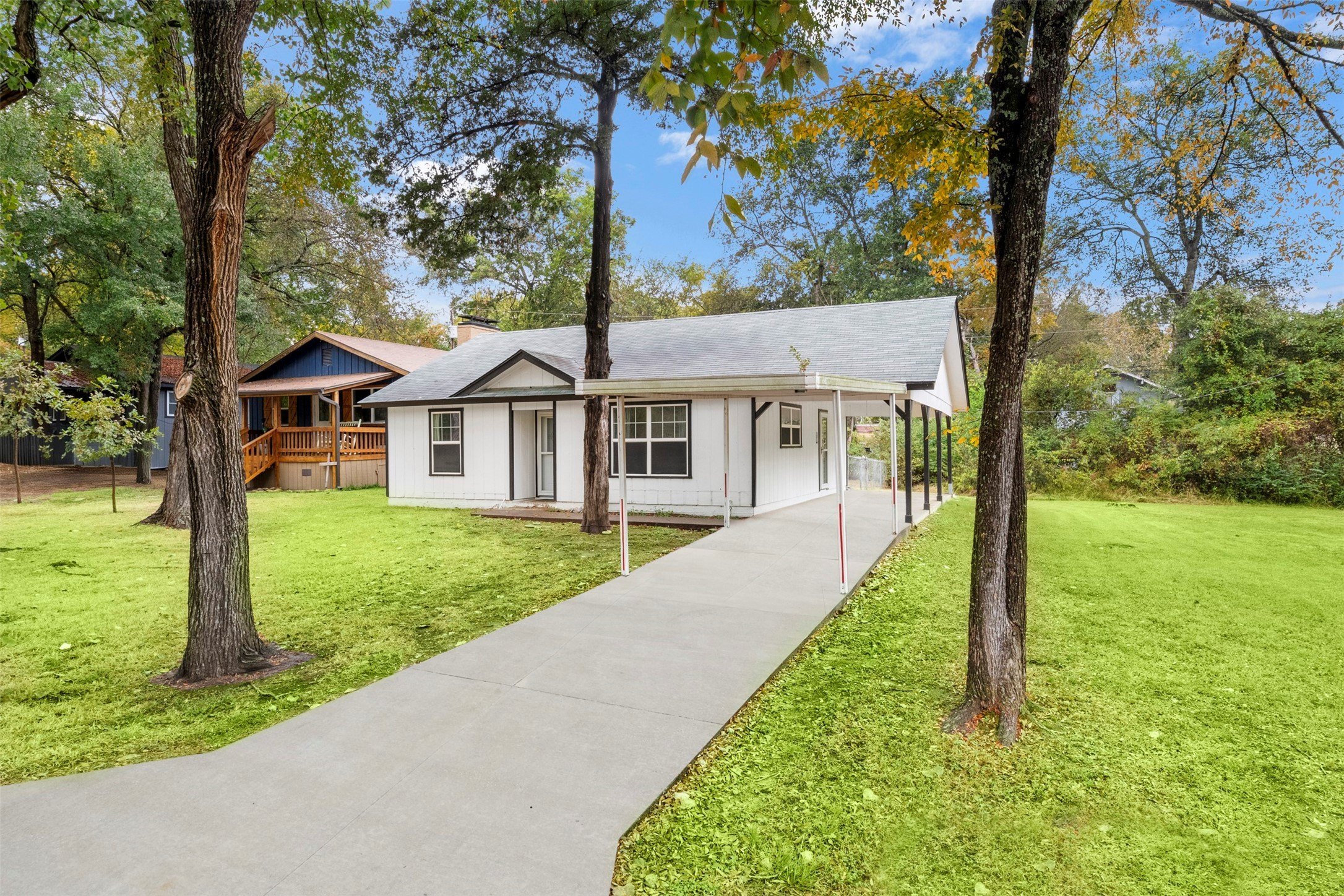 521 Hilltop Dr – photo 1