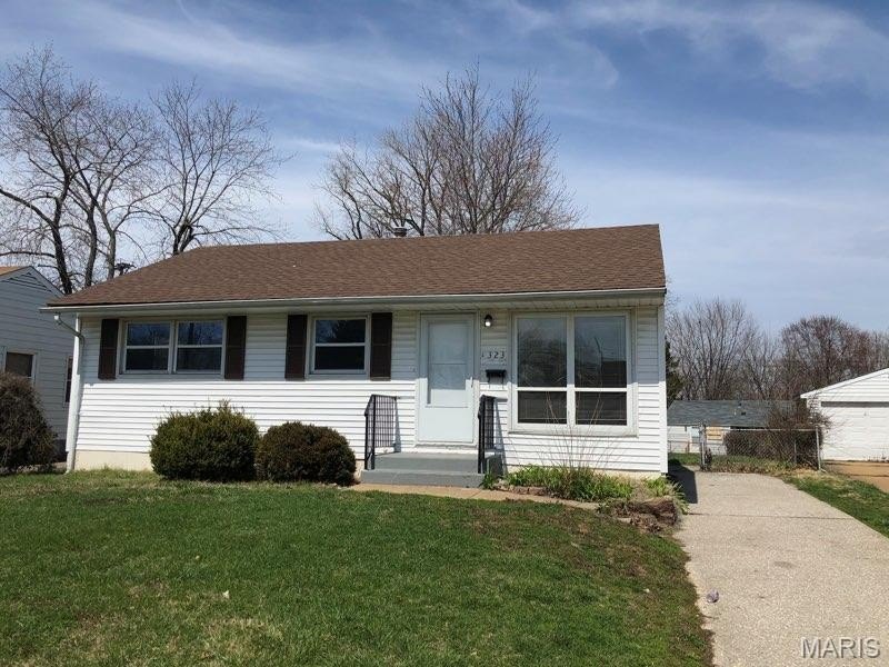323 Shepley Dr – photo 1