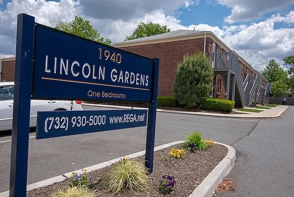 Lincoln Gardens Apartments – photo 2