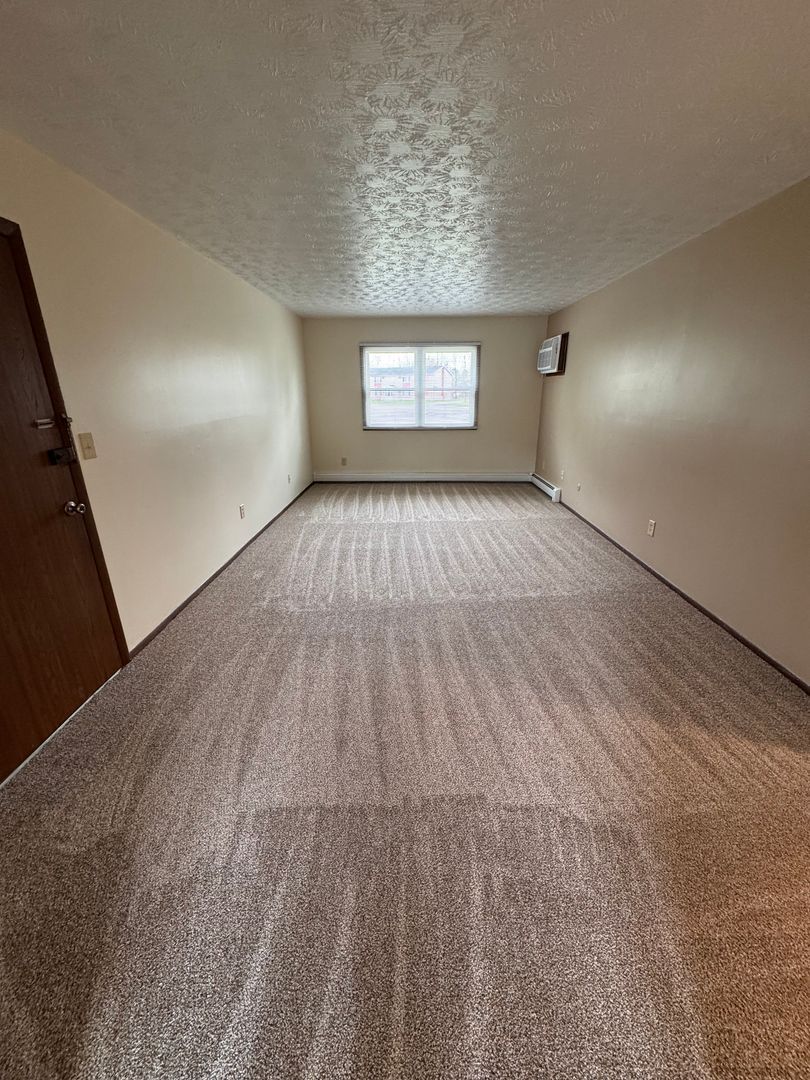 8426 Colwyn Ct unit 8426 Colwyn Ct. Apt. 1 – photo 5