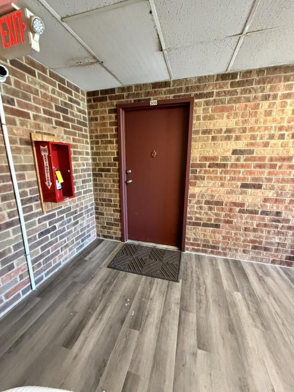 1860 Mahoning Ave NW unit Unit 306 – photo 3