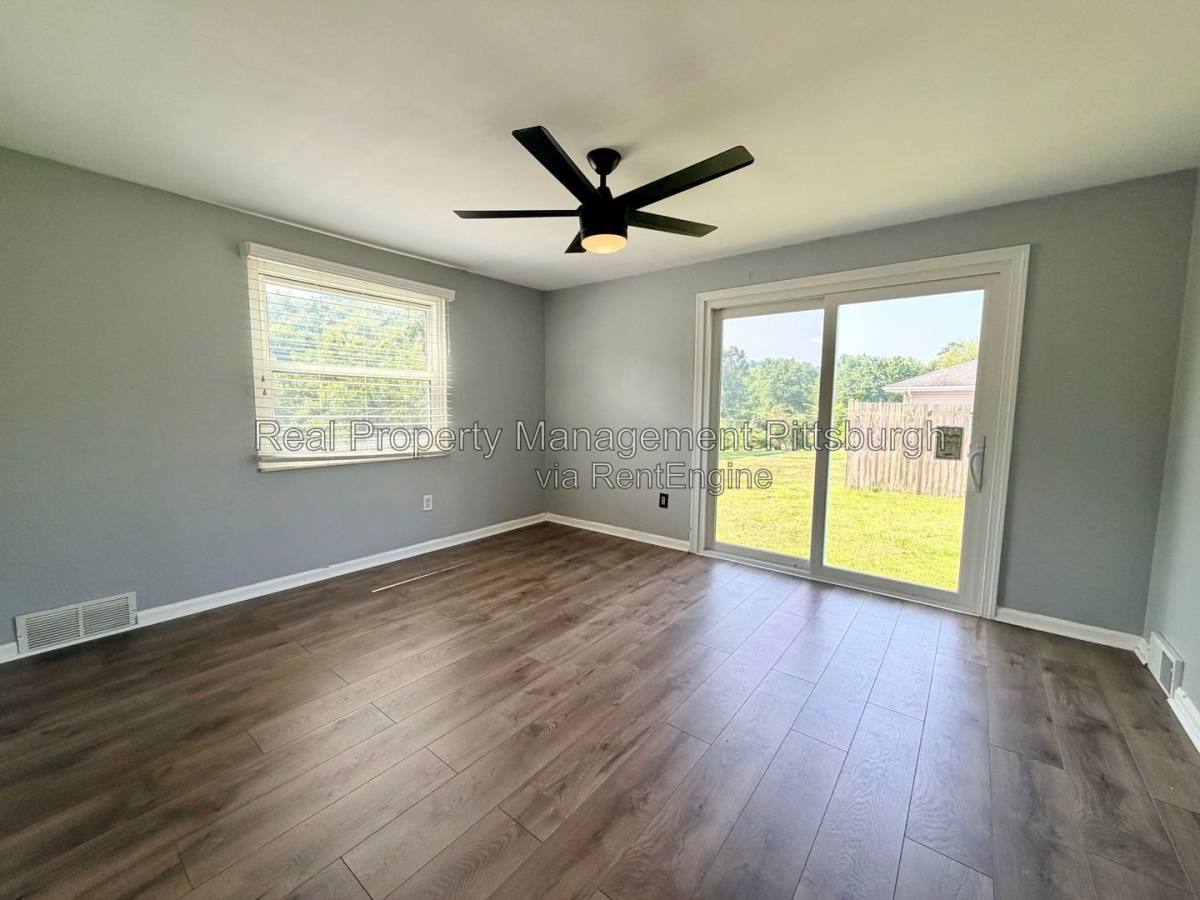 7802 Noblestown Rd – photo 4