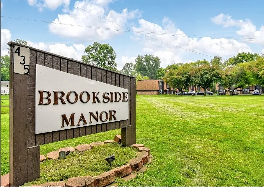 Brookside Manor – photo 2